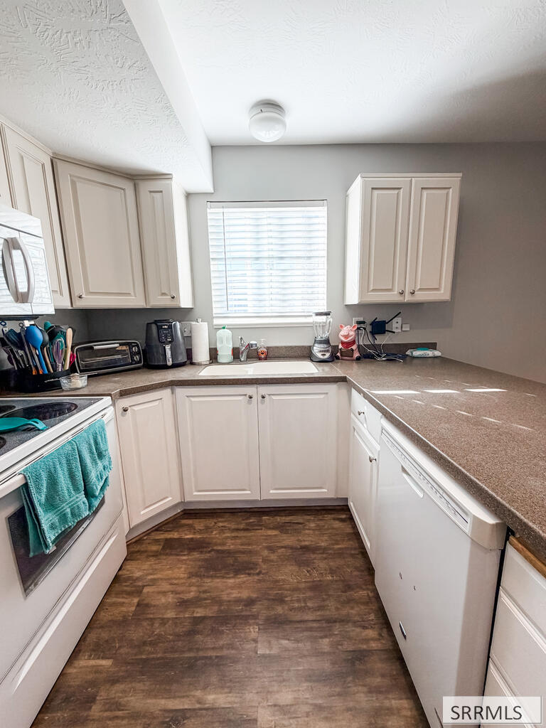 524 Pheasant Ridge Drive # A Property Photo 11