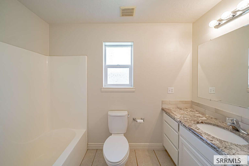 137 N 4000 E Property Photo 18