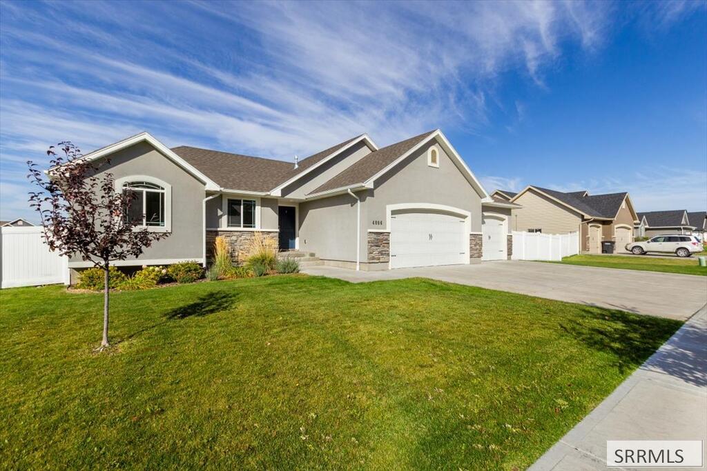 4806 S Mountain Bend Drive Property Photo 1