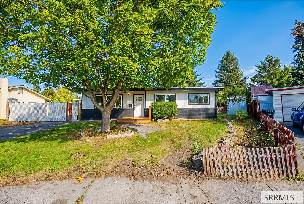 272 Valley Drive Property Photo 3