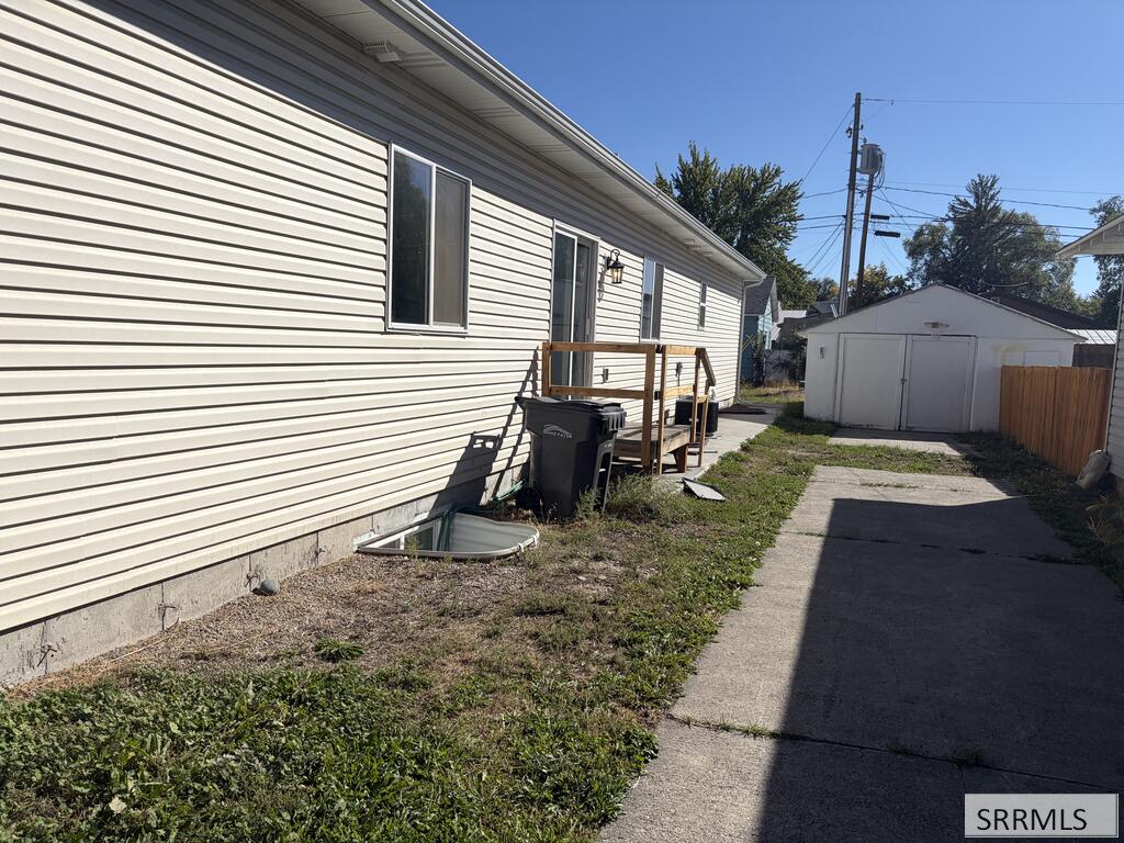 184 E Elva Street Property Photo 15