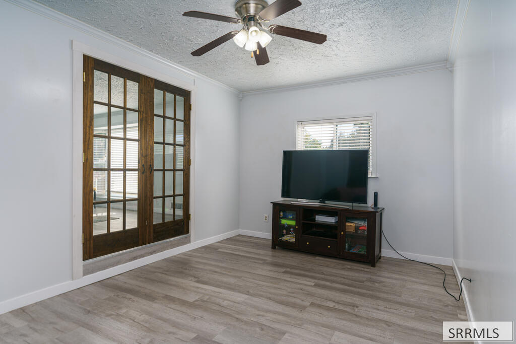 957 Willow Lane Property Photo 13