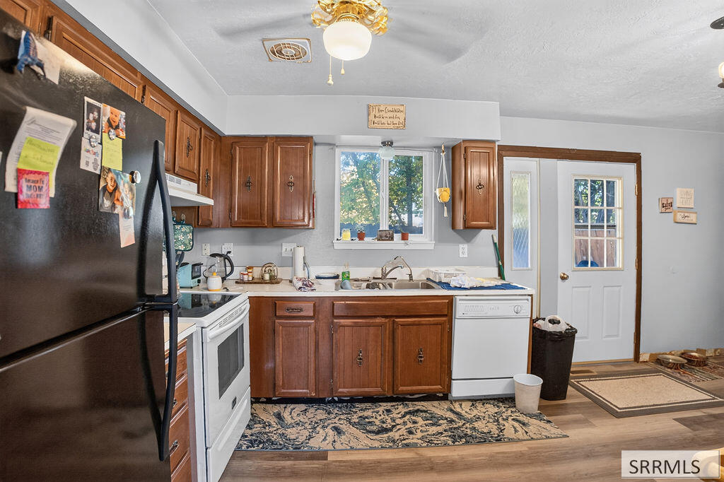 4806 Galena Street Property Photo 7