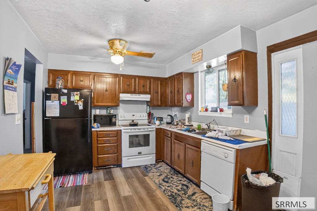 4806 Galena Street Property Photo 8