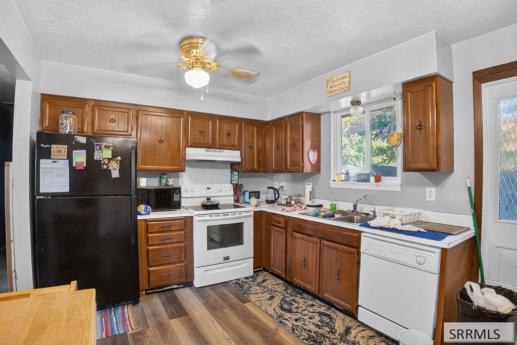 4806 Galena Street Property Photo 10
