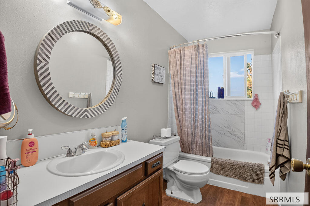 4806 Galena Street Property Photo 11