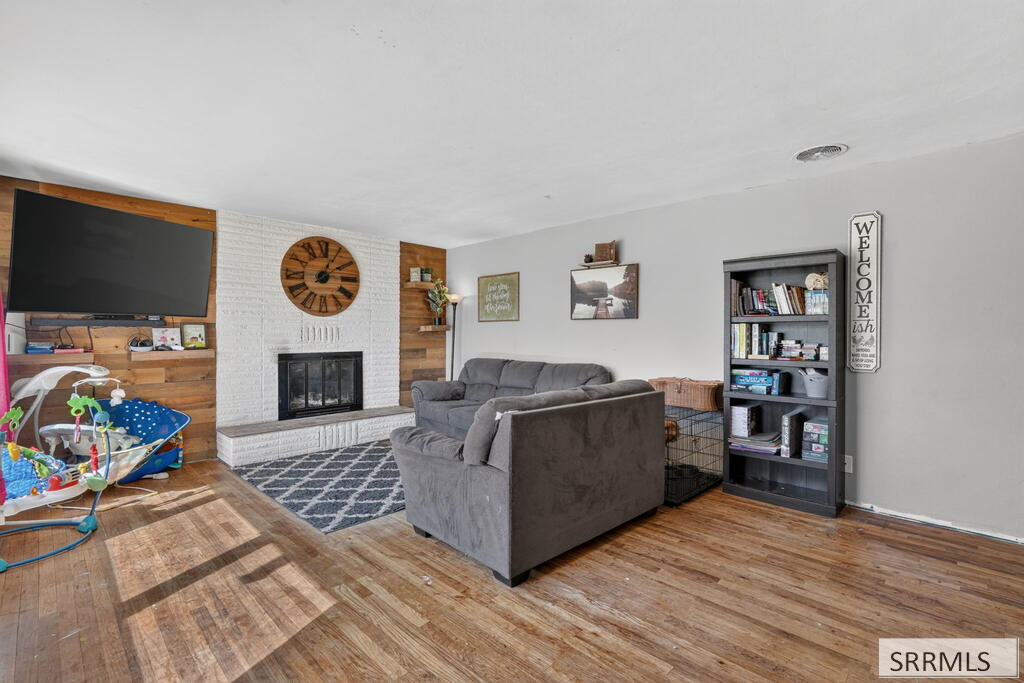 134 W Bingham Avenue Property Photo 2