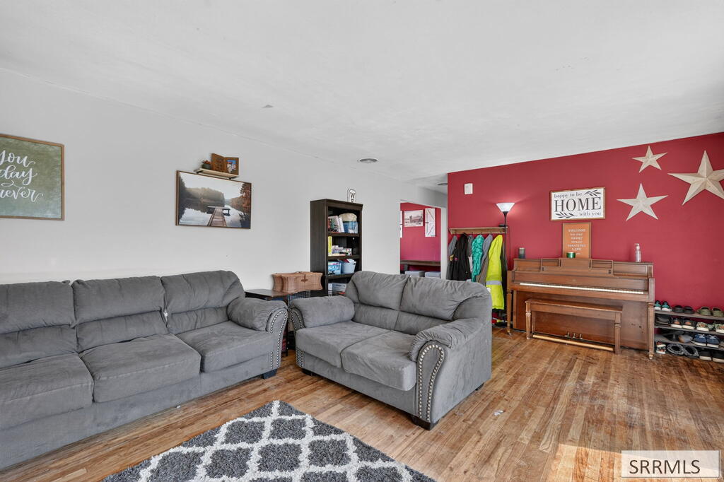 134 W Bingham Avenue Property Photo 3