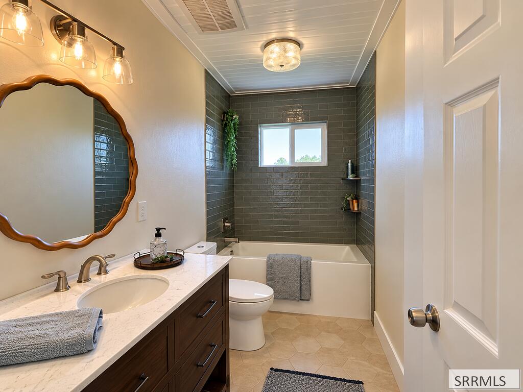 375 N 3800 E Property Photo 6