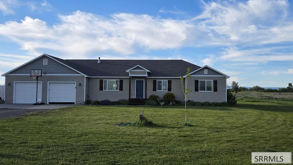 2427 E 500 N Property Photo 2