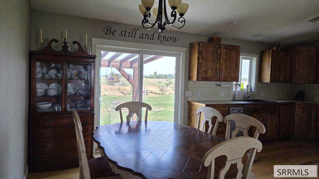 2427 E 500 N Property Photo 9