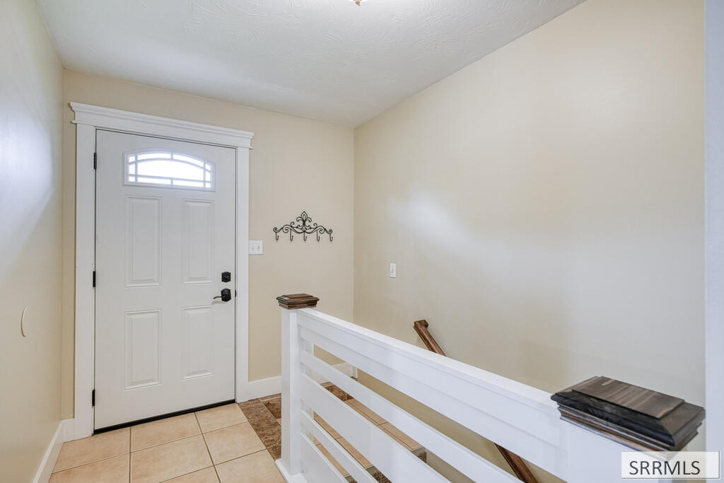 2305 Louise Lane Property Photo 4