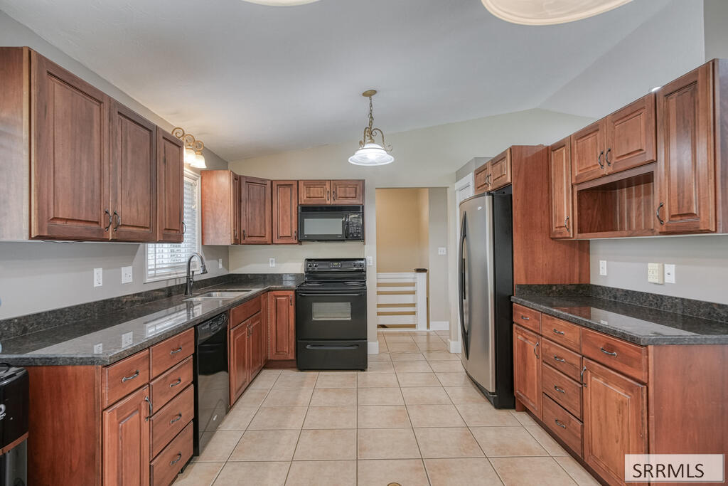 2305 Louise Lane Property Photo 6