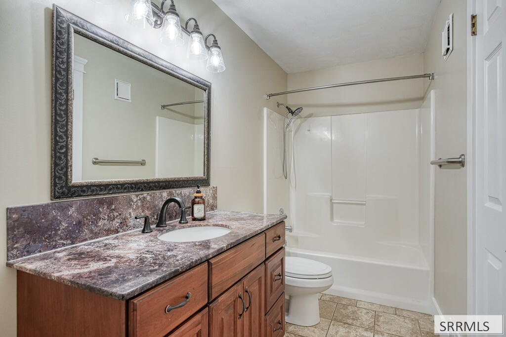 2305 Louise Lane Property Photo 17