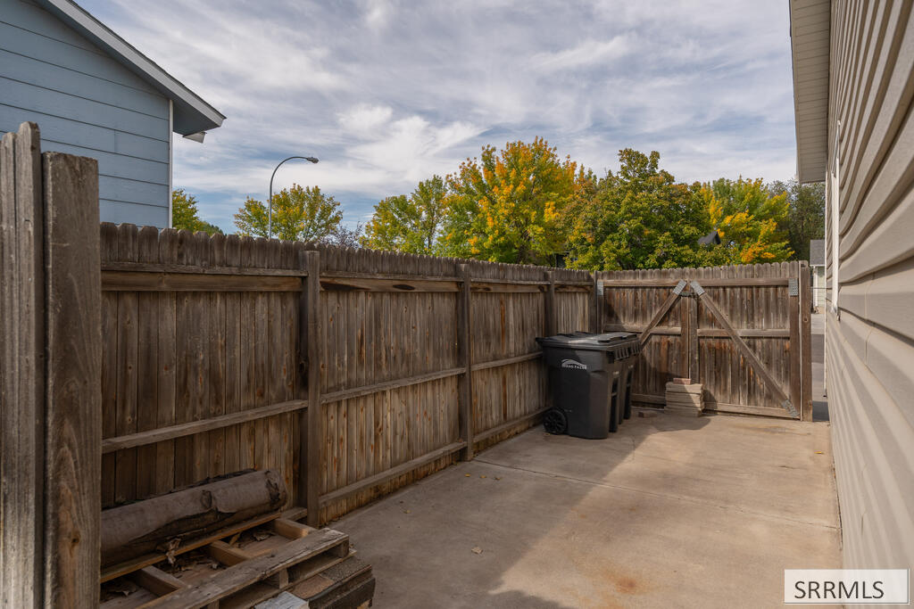2305 Louise Lane Property Photo 44