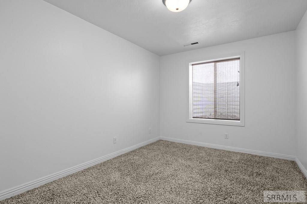 200 W Commons Road Property Photo 43