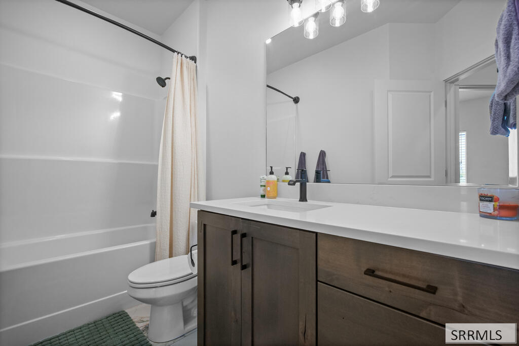 2710 E Larson Drive Property Photo 35