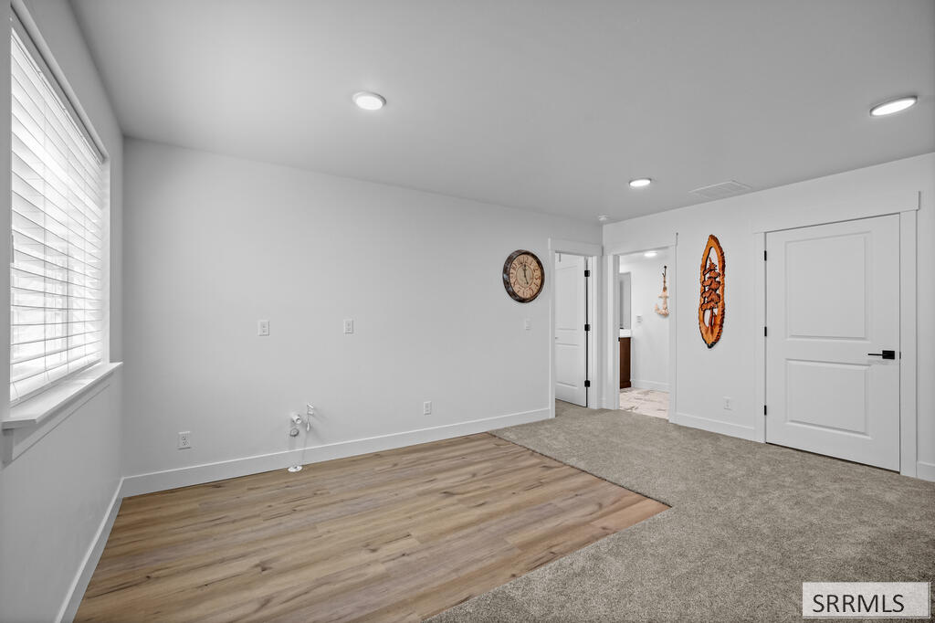 2710 E Larson Drive Property Photo 45