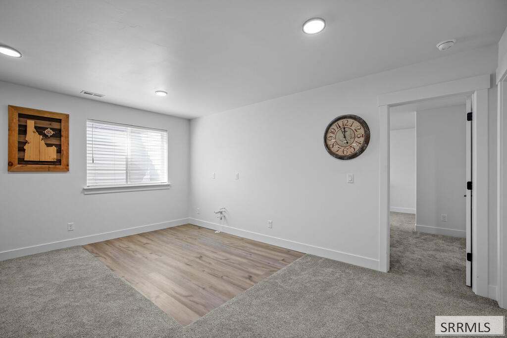 2710 E Larson Drive Property Photo 46