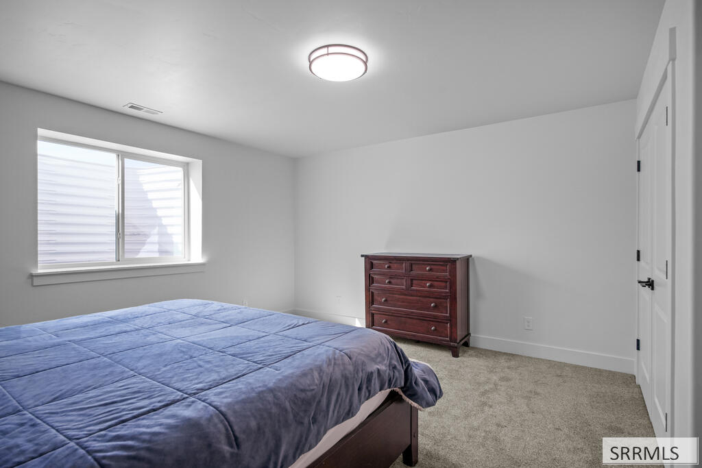 2710 E Larson Drive Property Photo 48