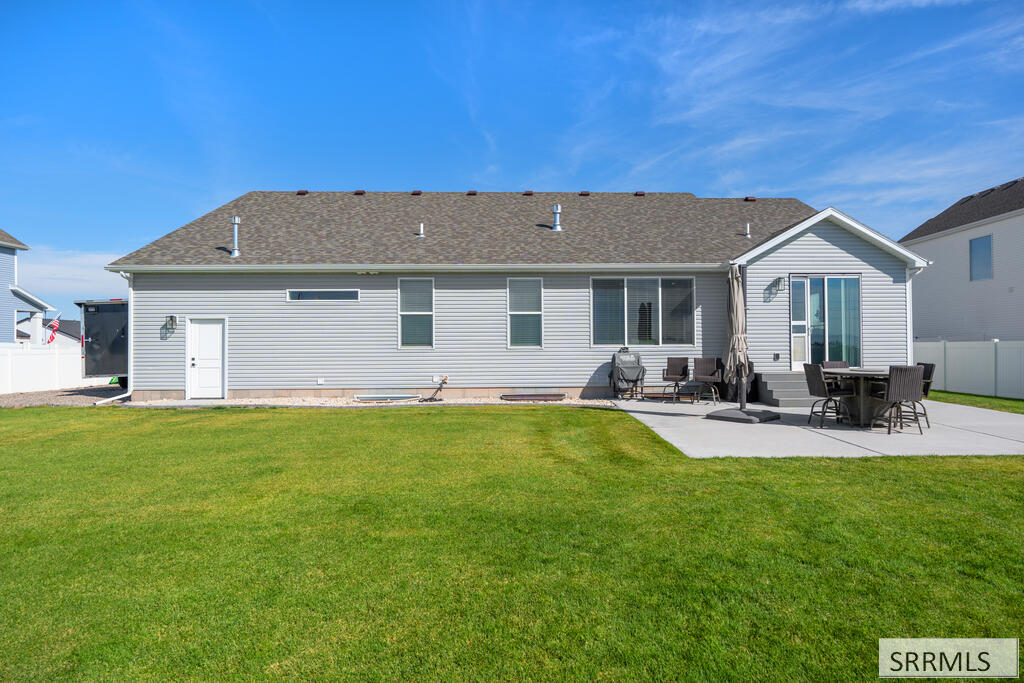 2710 E Larson Drive Property Photo 62