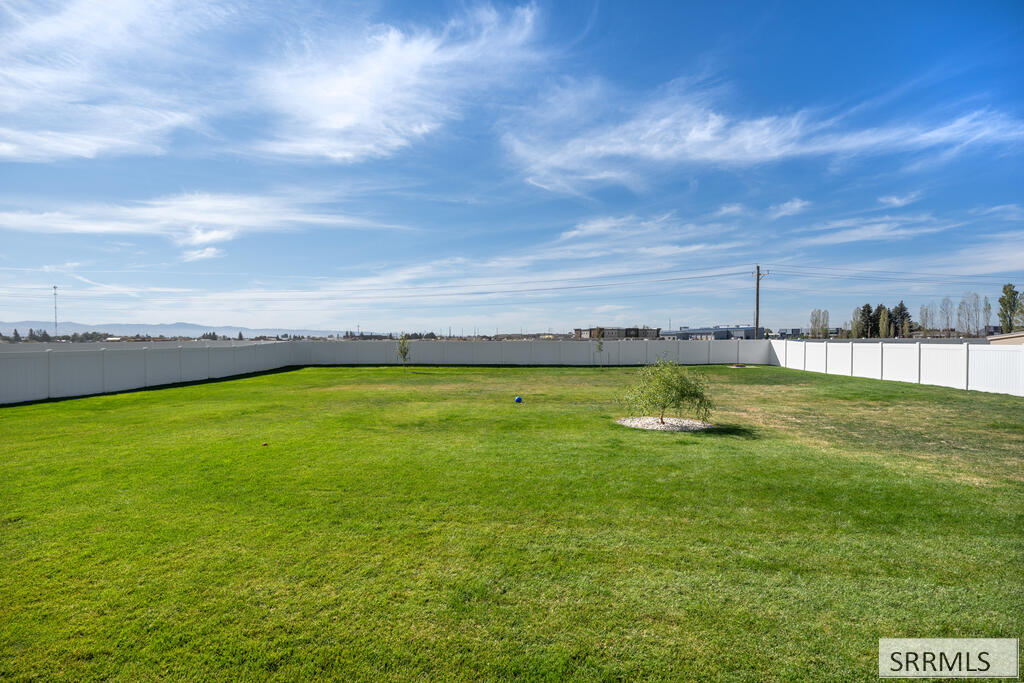 2710 E Larson Drive Property Photo 66