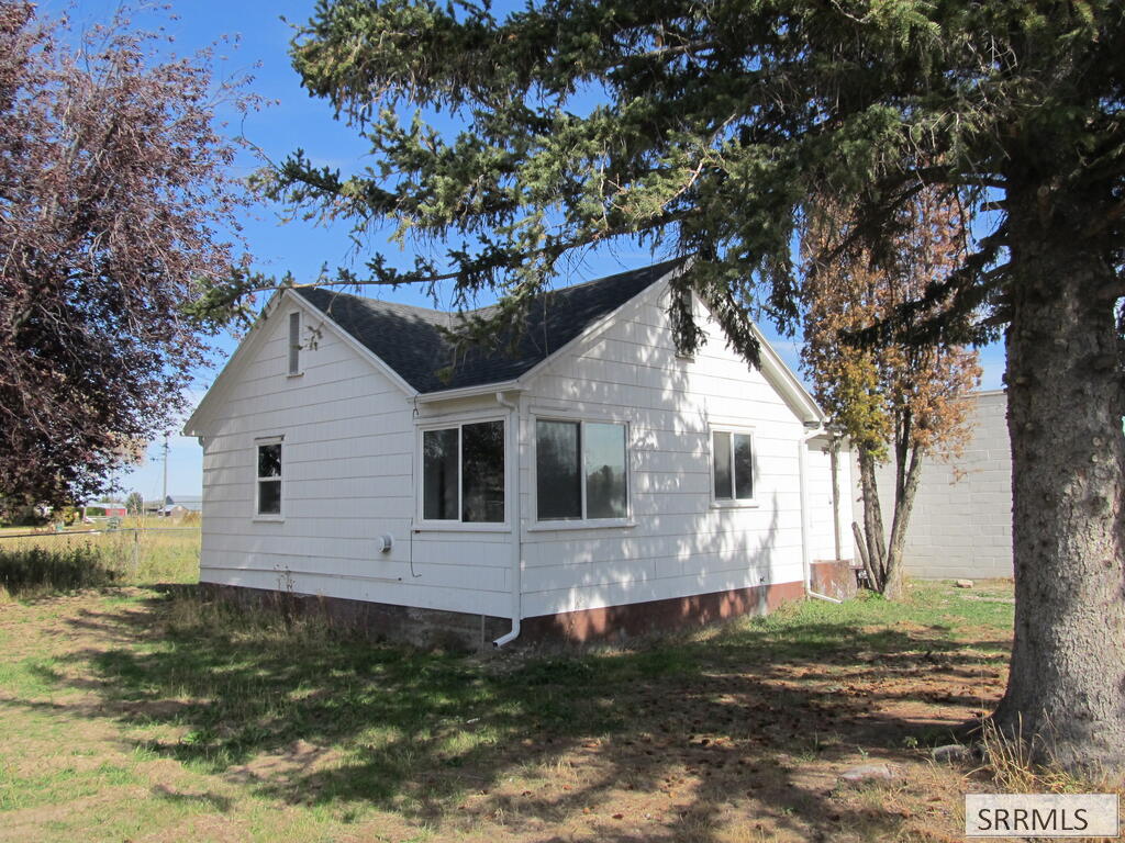 6745 S 2000 W Property Photo 1