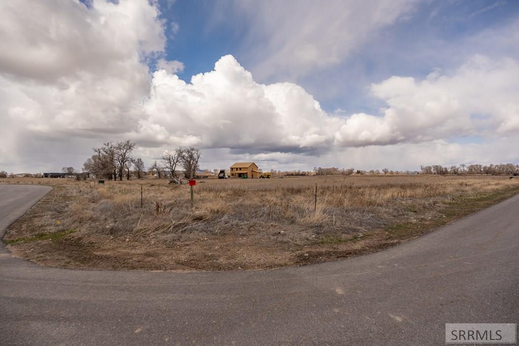 L8b8 537 N Property Photo 4