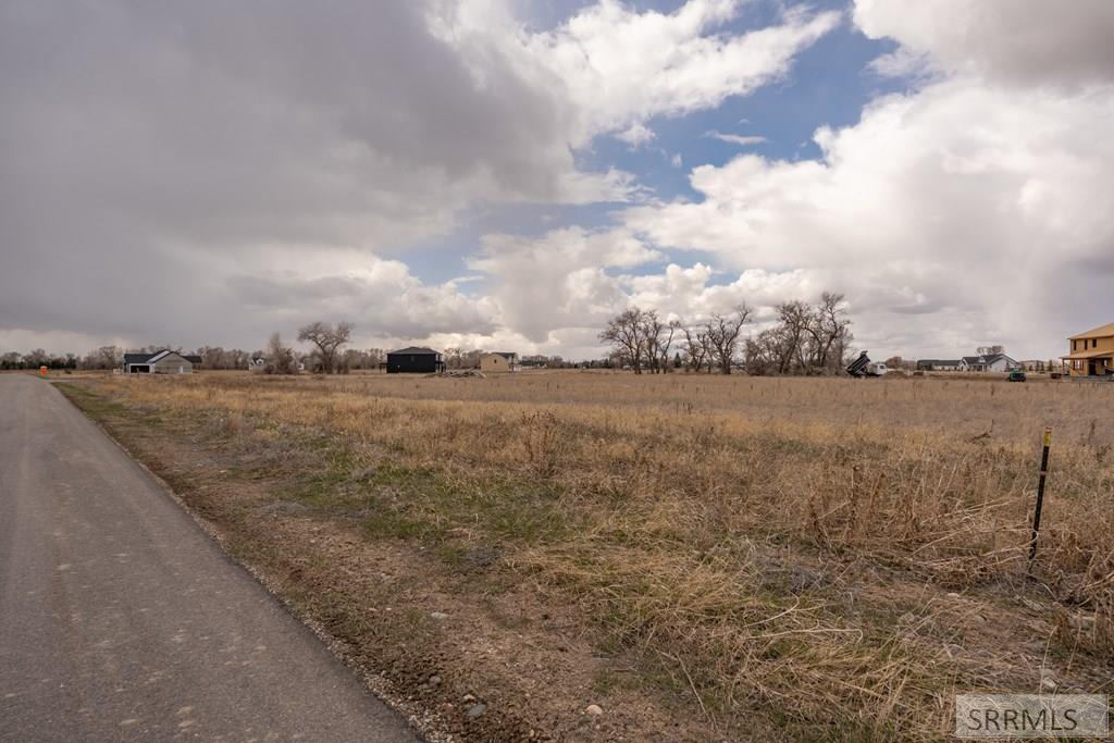 L8b8 537 N Property Photo 5