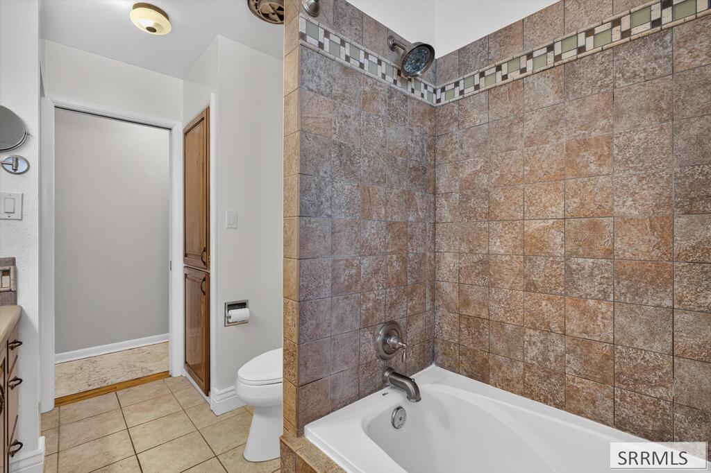 987 Taney Lane Property Photo 23