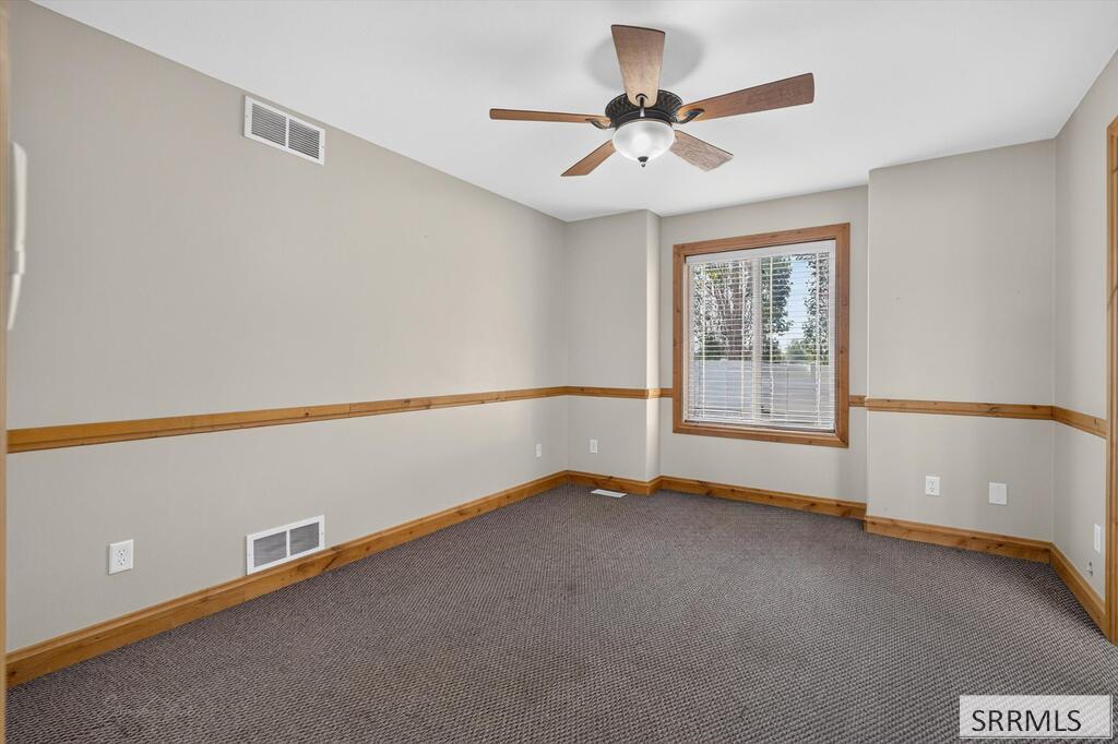 2189708 Property Photo 26