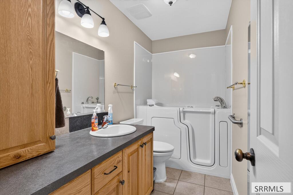 2189708 Property Photo 34