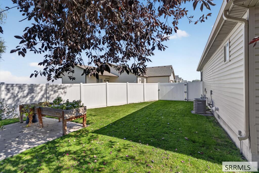 2189708 Property Photo 41