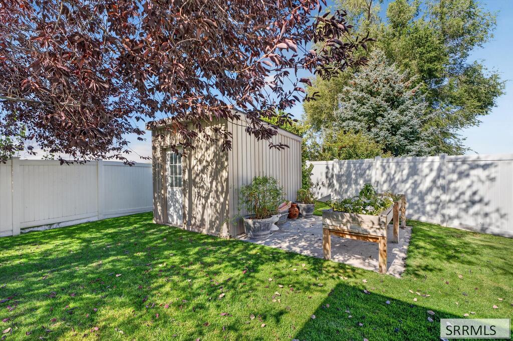2189708 Property Photo 42