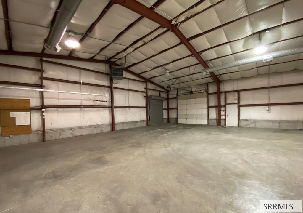 1463 Commerce Way Property Photo 3