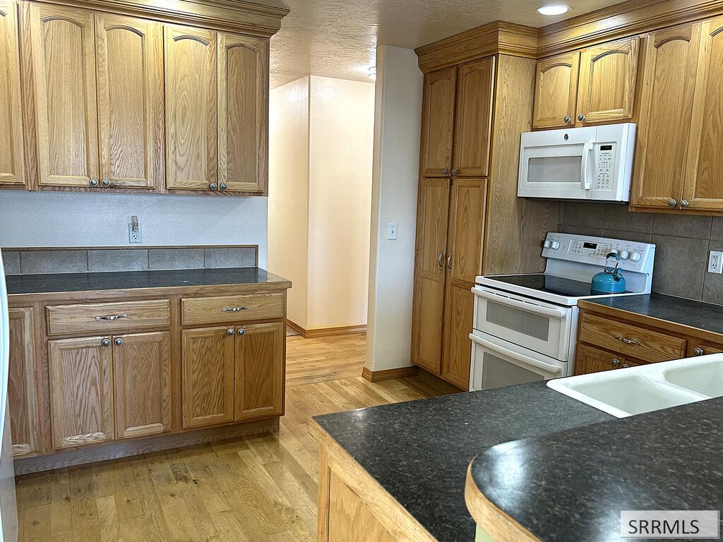 712 Monroe Street Property Photo 13