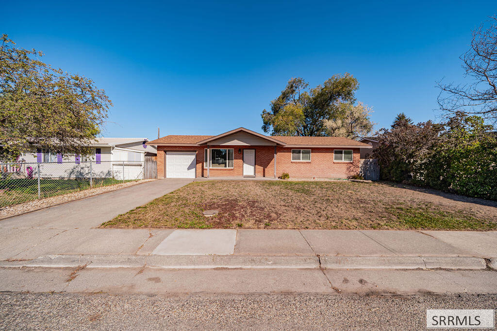3665 E Samuel Street Property Photo 1
