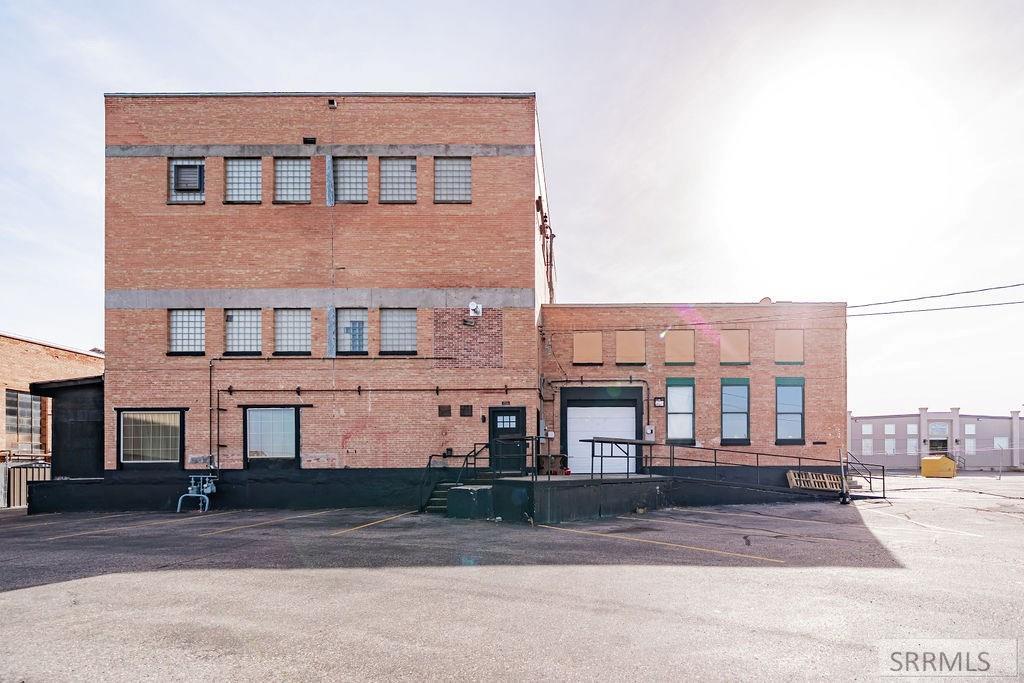 751 S Capital Avenue Property Photo 1