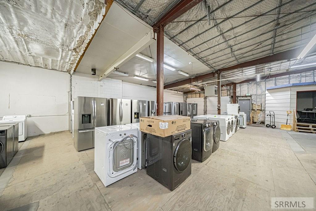 751 S Capital Avenue Property Photo 8