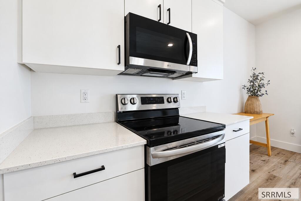 1122 Ashlyn Wy # 1 Property Photo 6