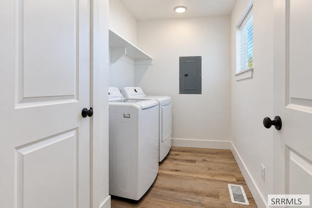 1122 Ashlyn Wy # 1 Property Photo 14