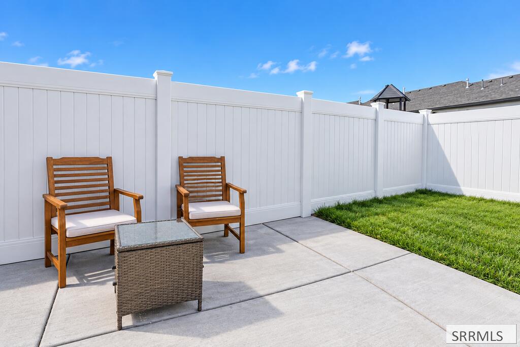 1122 Ashlyn Wy # 1 Property Photo 16