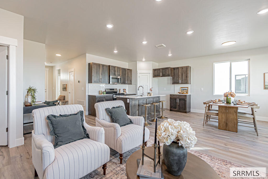 6455 Ender Ln Property Photo 12