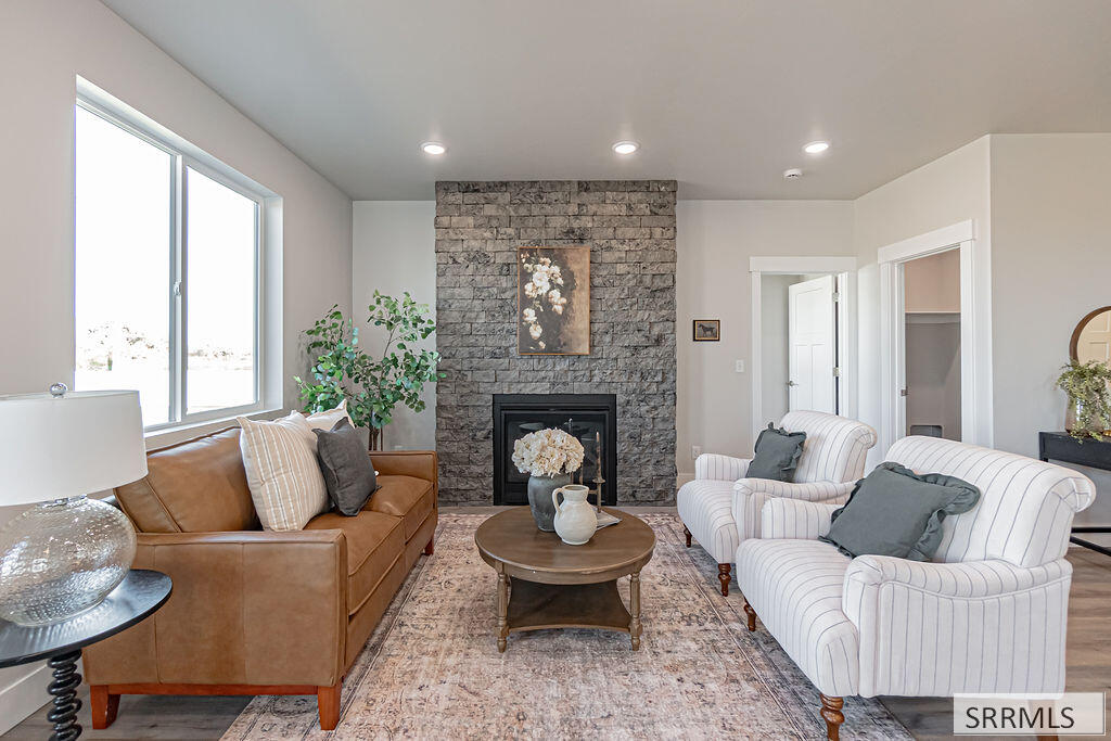 6455 Ender Ln Property Photo 13