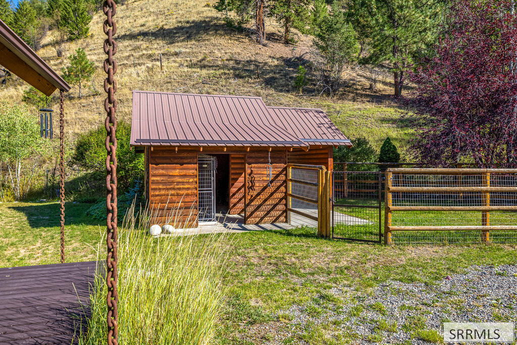 261 Fourth Of July Creek Road Property Photo 8