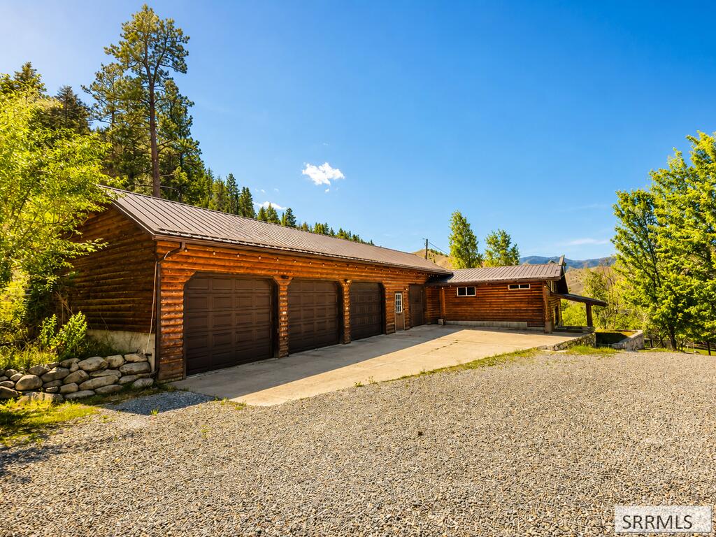 261 Fourth Of July Creek Road Property Photo 10