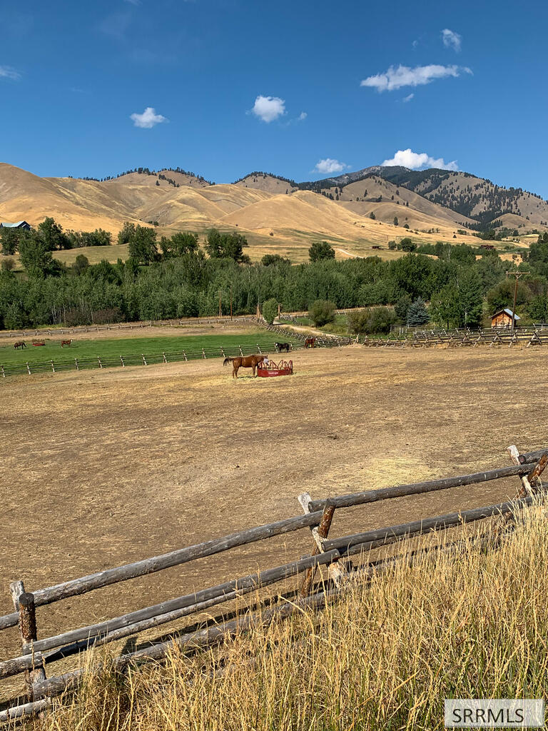 261 Fourth Of July Creek Road Property Photo 17