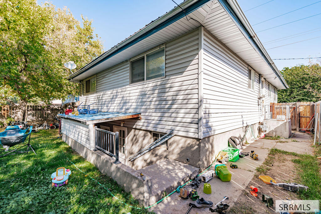 727 Jefferson Avenue Property Photo 2