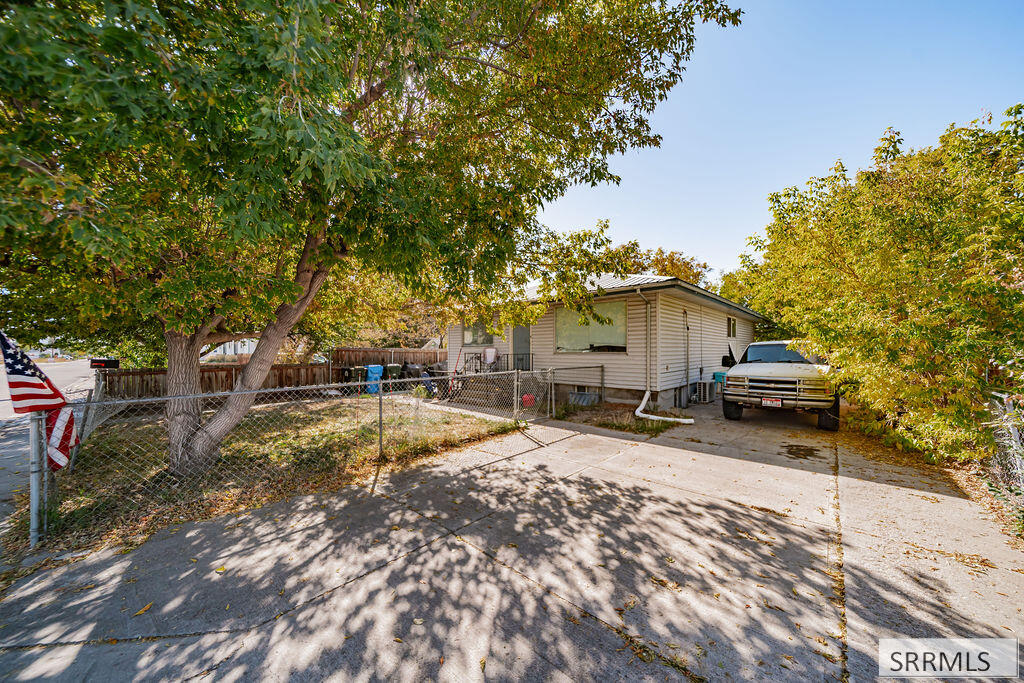 727 Jefferson Avenue Property Photo 5
