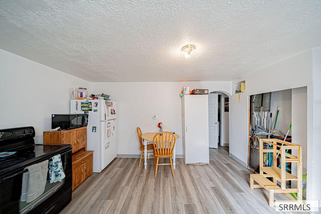 727 Jefferson Avenue Property Photo 23